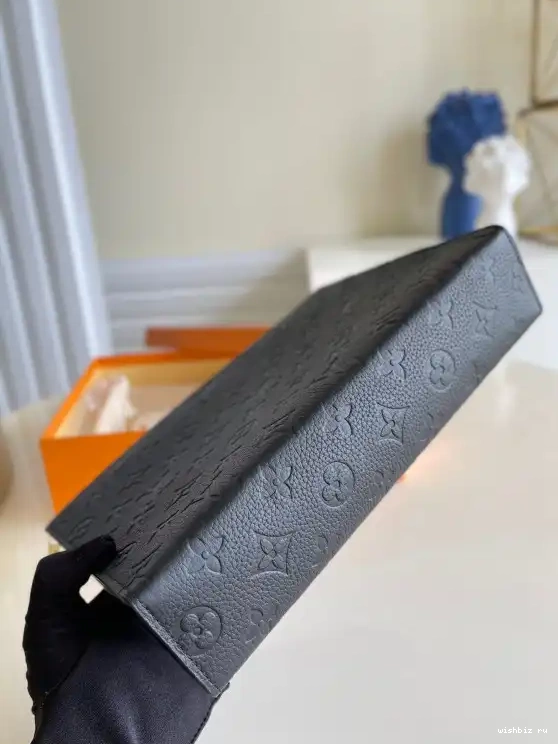 WIS LOUIS VOYAGE VUITTON POCHETTE 0706